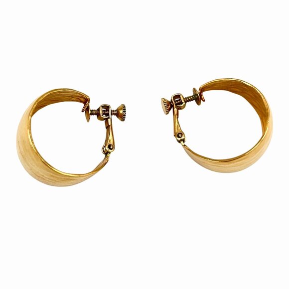 VINTAGE NAPIER GOLD TONE TEXTURED WIDE HOOP CLIP SCREW ON EARRINGS - Picture 5 of 5